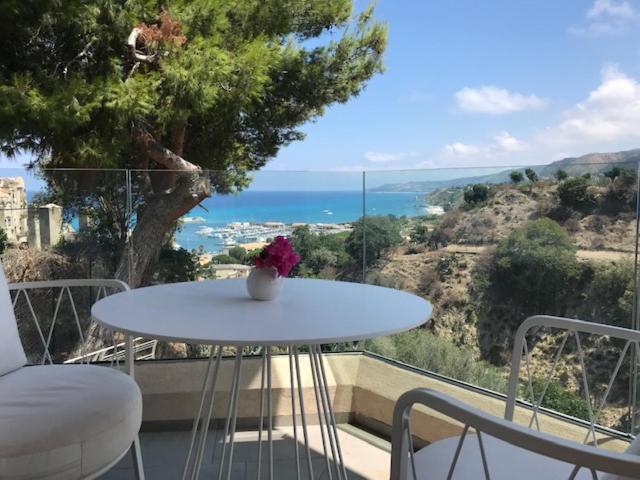 S'O Suites Tropea Exterior photo